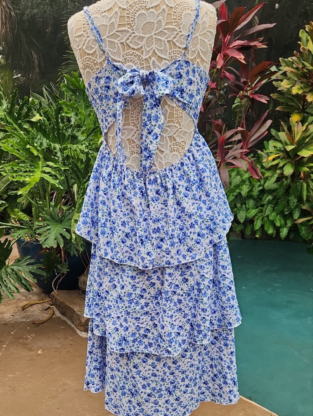 SHEIN Blue and White Floral Tiered Sundress - Picture 3 of 6